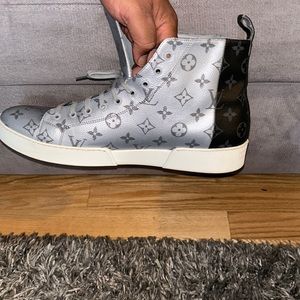 Men’s lightly used size 13 Louis Vuitton